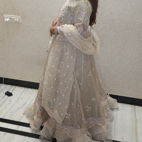Pakistani gown with duppata for sale! Brand new worn once! - Picture 3 of 5